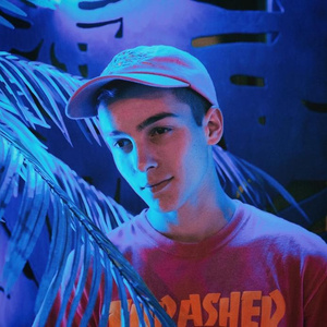 有一个老太婆和小伙子黄色毛片演一个有一个小伙子黄色毛片
